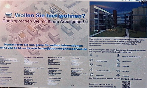 "Wollen Sie hier wohnen? Dann sprechen Sie mit Ihrem Arbeitgeber" - das Baustellenschild macht klar, dass in dieser Wohnungsgenossenschaft die Wohnenden nichts zu sagen haben.